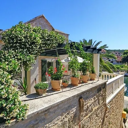 アパート Marija スペタル